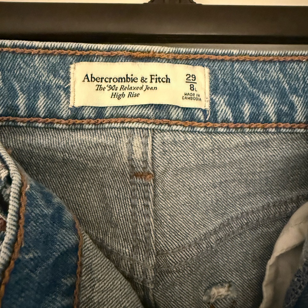 Abercrombie & Fitch 90s Relaxed High Rise Jeans - Light Blue